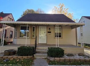 1811 Montie Rd, Lincoln Park, MI 48146