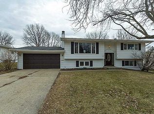 137 Leroy St NW, Cedar Rapids, IA 52405