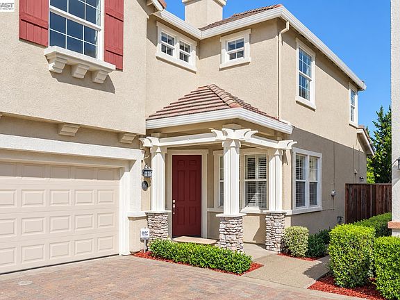 2nd image of 2628 Photinia Ct