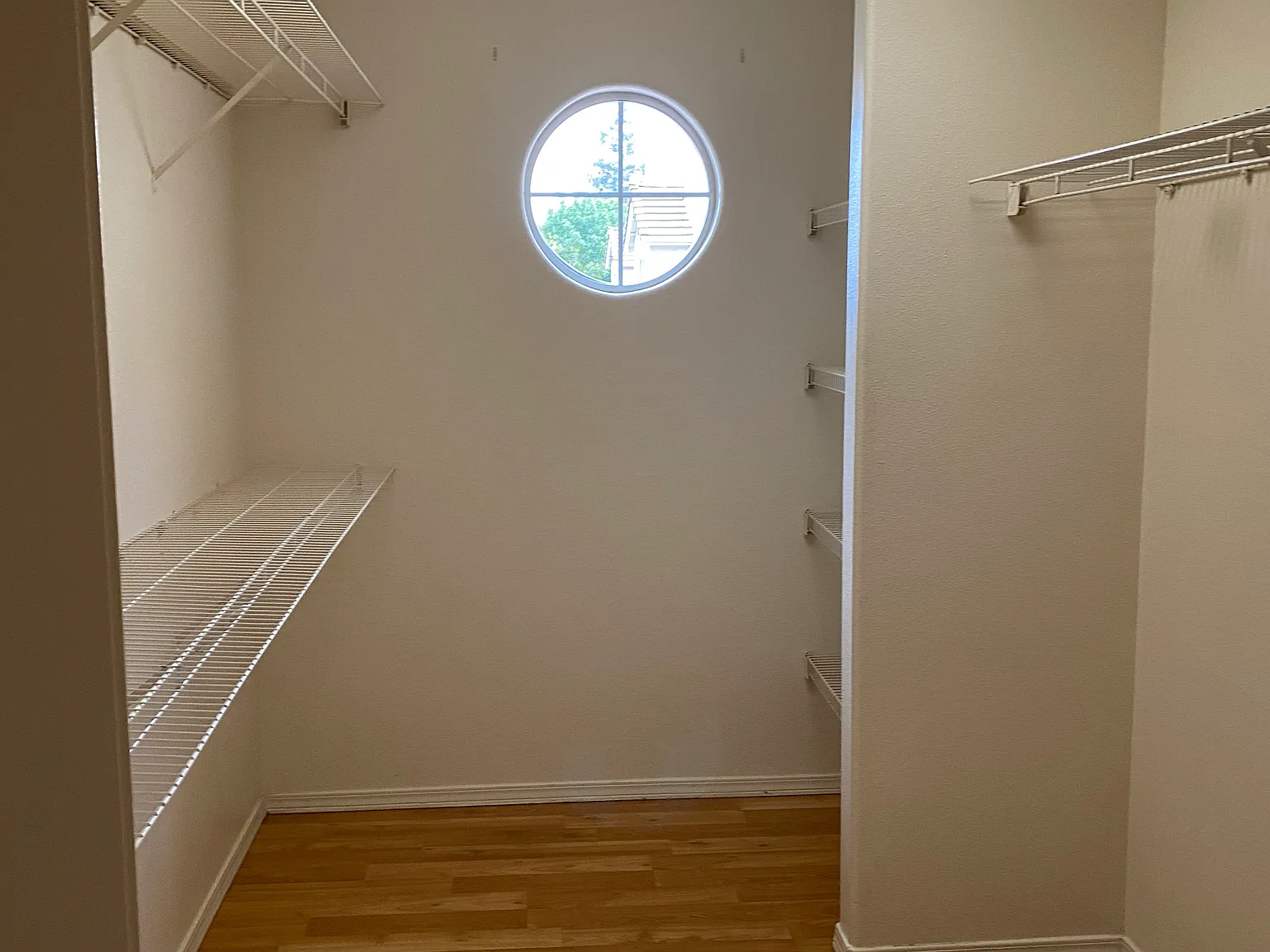 2 bed, 2.5 bath, 1350 sqft, $2,275 — Photo 4