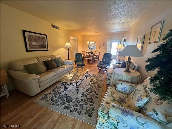3rd image of 331 Joel Blvd APT 206