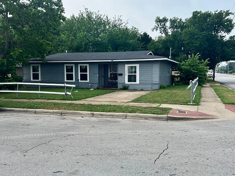 4200 Emerson St — Photo 1