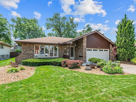 3rd image of 4005 W 105th Pl