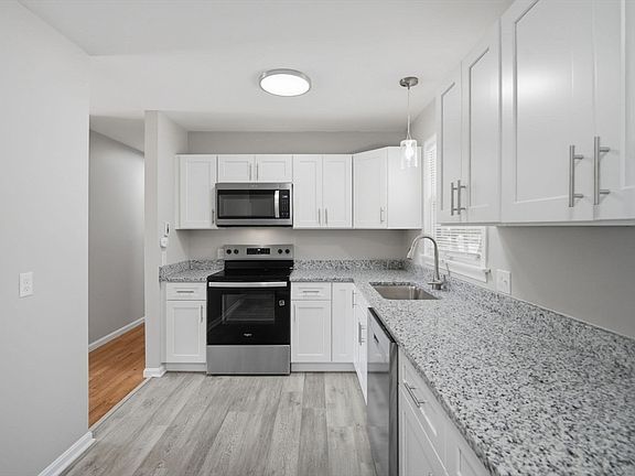 5th image of 974 Wilbraham Rd