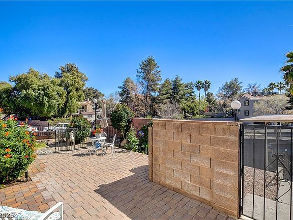 5th image of 1310 Capri Dr APT C