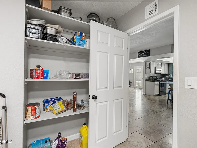 4716 W Christy Dr — Photo 25