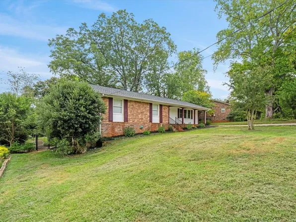 16 Starsdale Cir, Greenville, SC 29609