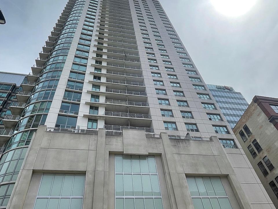 1st image of 125 S Jefferson St #1401