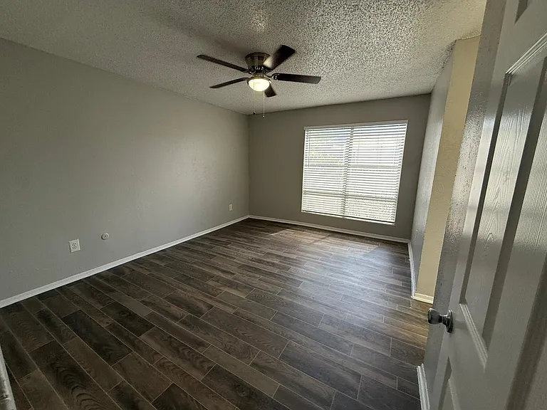 Maxton West Apartment Homes — Photo 110