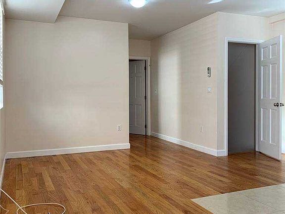 3rd image of 816 Clintonville St #1F