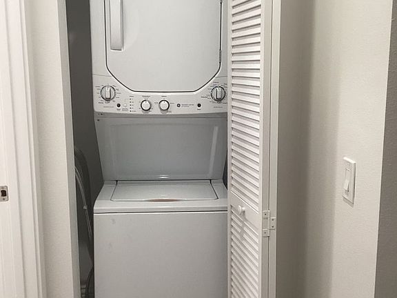 5th image of 1767 Torrance St APT 211