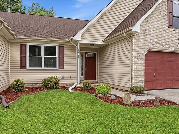 4th image of 2927 Crossings Dr