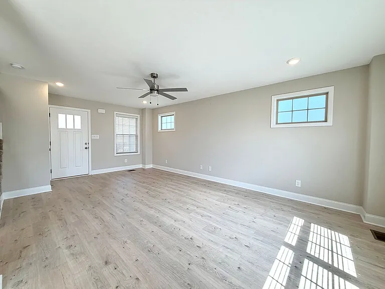 2662 Scott Dr — Photo 5