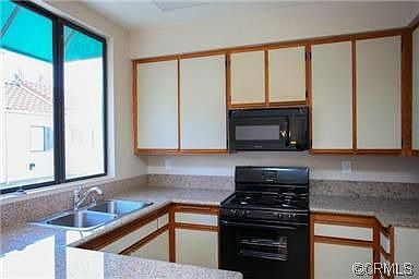 5th image of 371 Park Shadow Ct