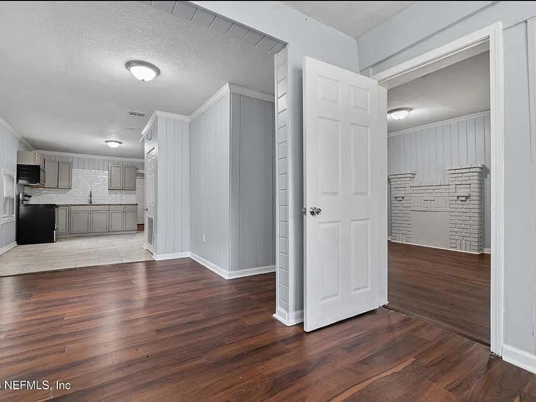 352 Golfair Blvd — Photo 11