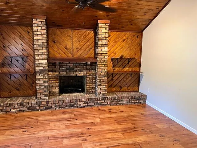 3 bed, 2.0 bath, 1257 sqft, $1,995 — Photo 3