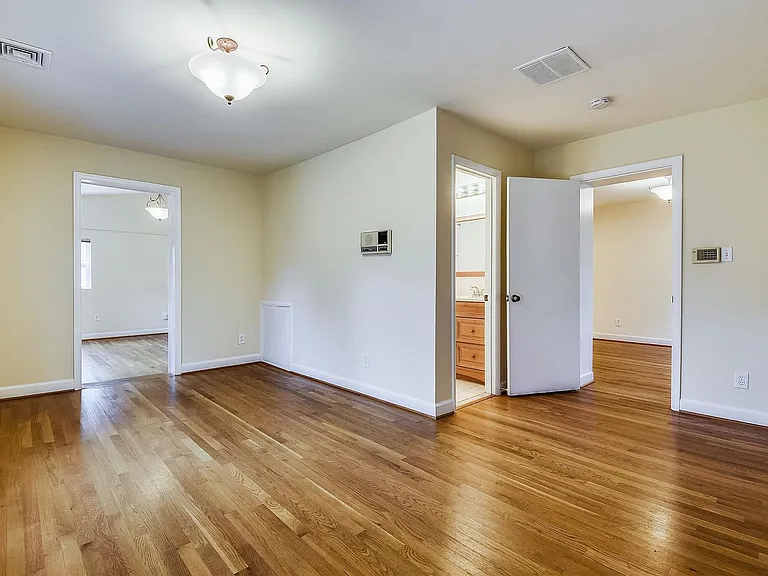 210 E Hamilton Ave — Photo 21