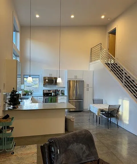 1109 E 30th Ave #B — Photo 7