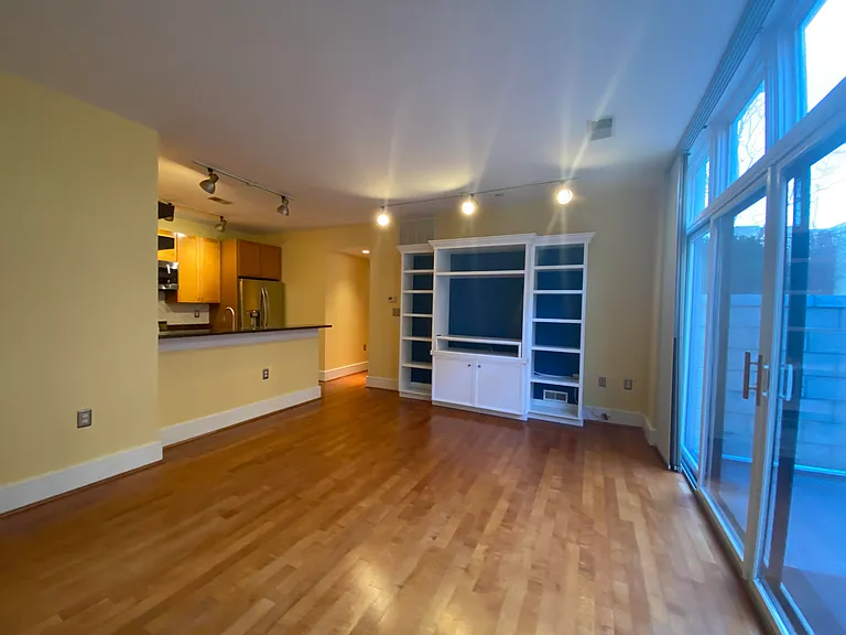 1654 Euclid St NW #105 — Photo 10