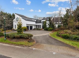 1010 Seawane Dr, Hewlett, NY 11557