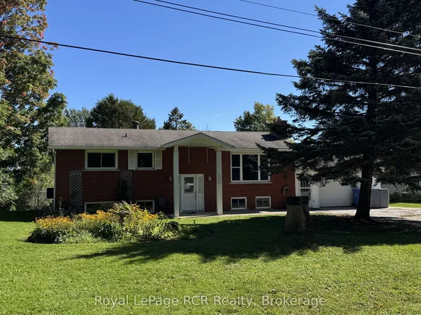 105 Maple Grove Ln, Georgian Bluffs, ON N4K 0G2