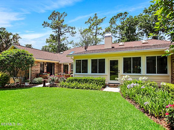 3rd image of 176 BARBERRY Lane