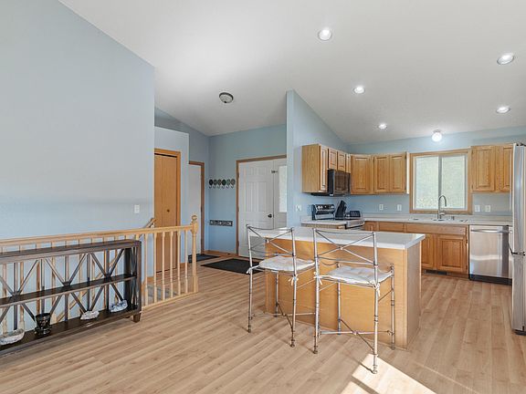 5th image of 561 12th St SW
