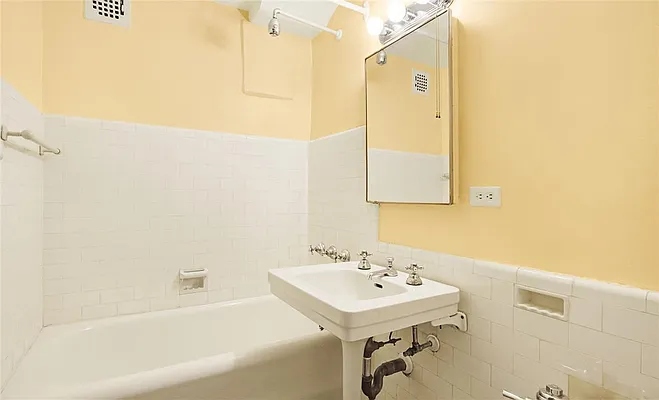 Sold by Engel & Völkers New York Real Estate | media 9