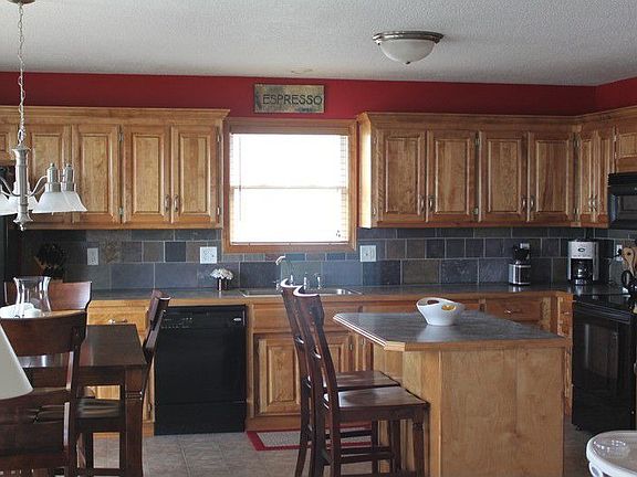 2nd image of 804 SW Meadow Gln