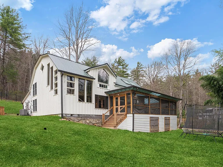 85 Hillcrest Dr — Photo 38