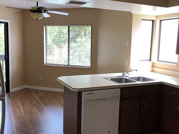 5th image of 6 Sherbury Ct #6