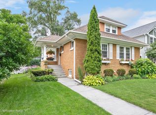 427 Phillips Ave, Glen Ellyn, IL 60137