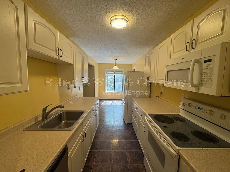 95 Woodsedge Dr #3C — Photo 6
