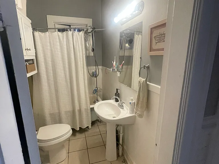 303 E Lytle St #3 — Photo 8