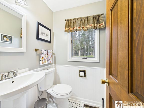 3rd image of 1744 Windfall Rd