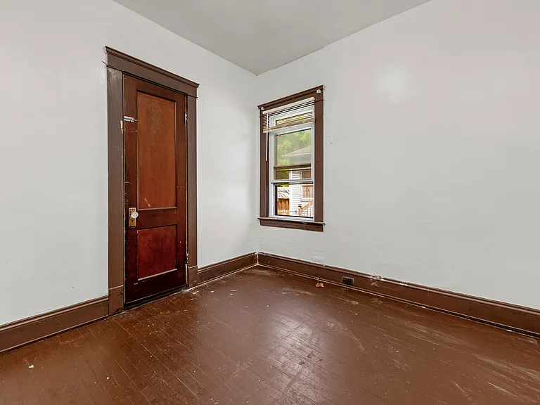 2828 E 125th St #D — Photo 21