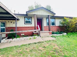 1936 Symphony Ln, Midwest City, OK 73130
