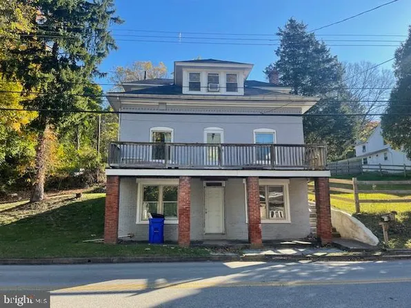 718 Manatawny St, Pottstown, PA 19464