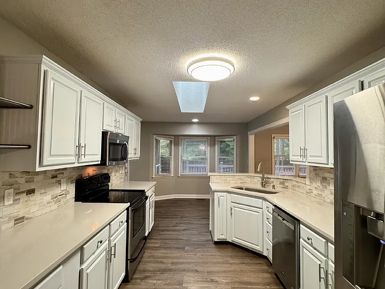 200 Horseshoe Dr — Photo 7