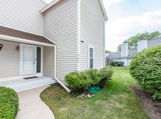 906 Abingdon Ct, Gurnee, IL 60031