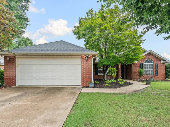 323 Center Dr, Lowell, AR 72745