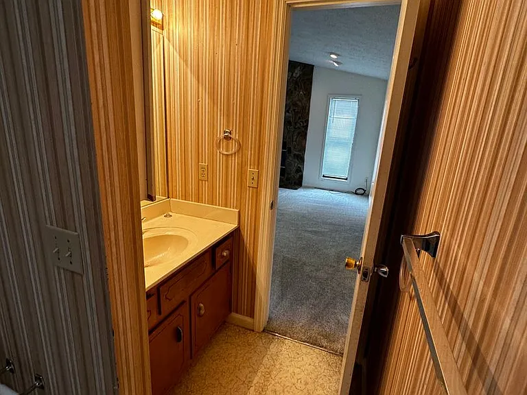 126 Kristine Blvd — Photo 31