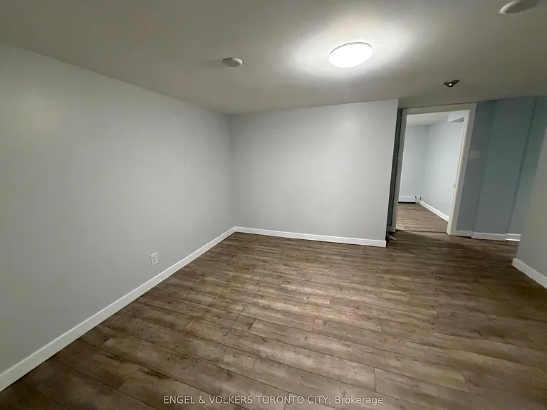 10 Mosley St #2B — Photo 20