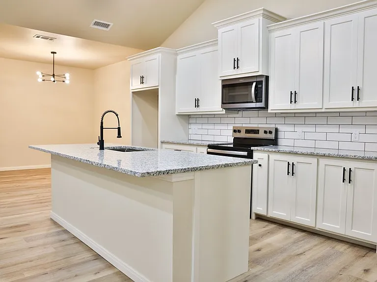 2109 Bryant St — Photo 3