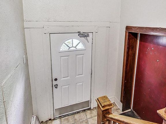 3rd image of 2056 N La Crosse Ave