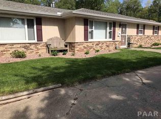 10 Beachcomber Pl, Pekin, IL 61554