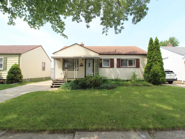 17120 Matthews St, Riverview, MI 48193