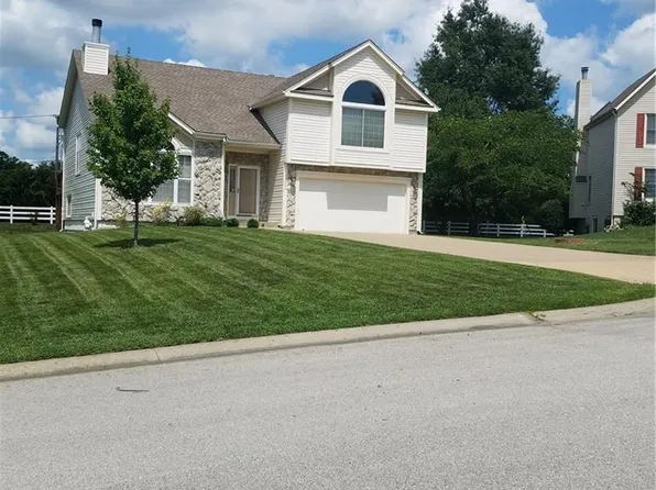 10526 Rowland Ave, Kansas City, KS 66109