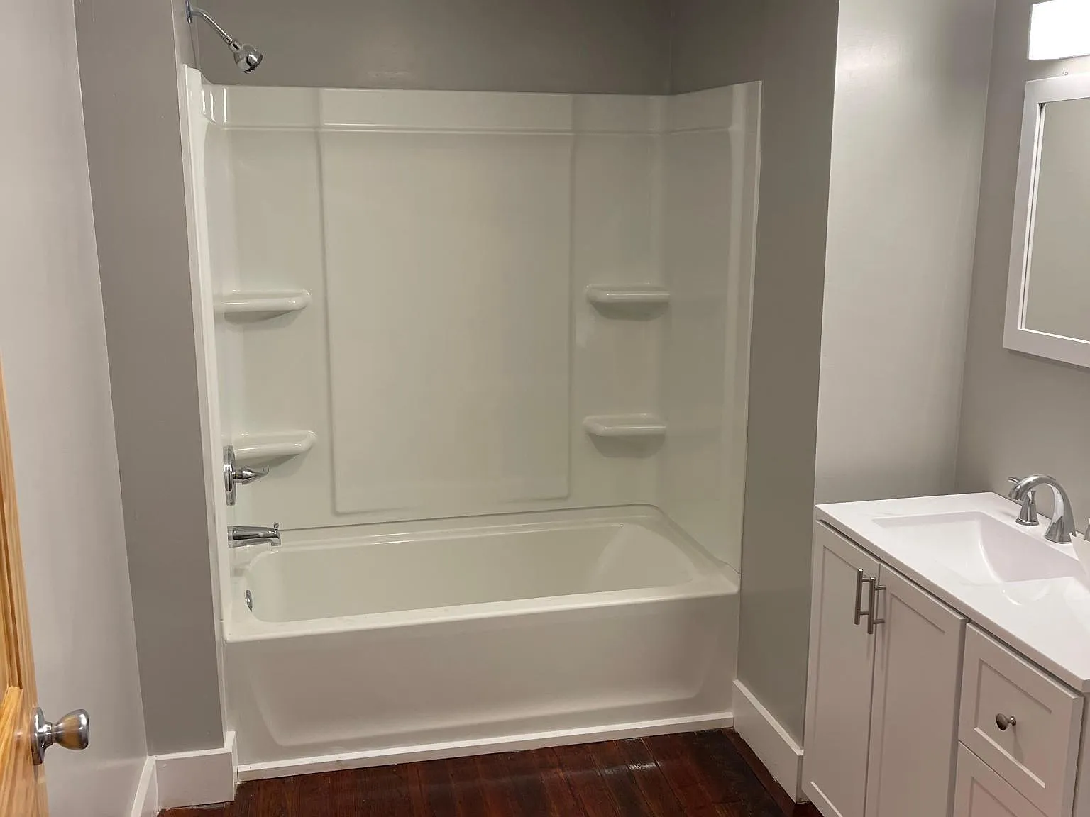 4 bed, 1200 sqft, $2,100 — Photo 2
