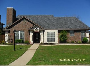 1604 Mockingbird Ln, Desoto, TX 75115